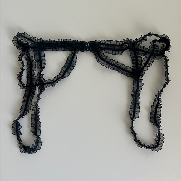 Ruffled Panty Garter - Picture 4 of 5